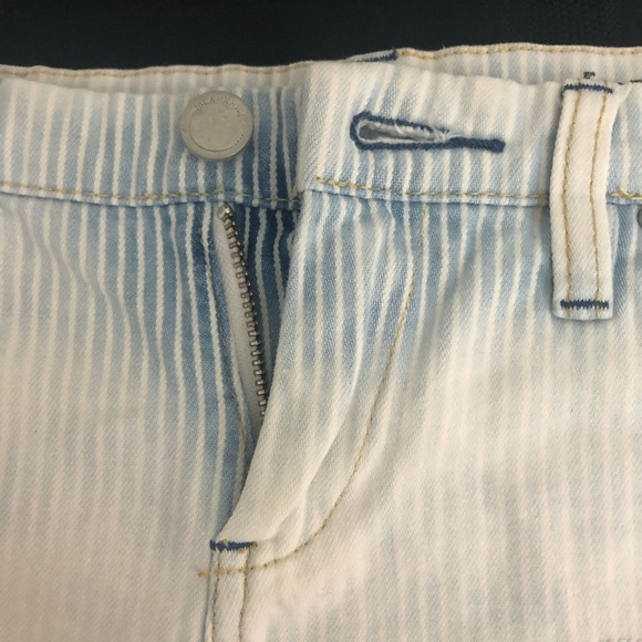 BLANKNYC Pinstriped Bleached Cutoff Shorts Sz 25 - Picture 8 of 9